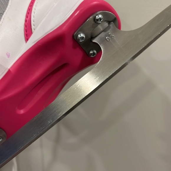 girl figure skating shoes - Picture 3 of 3